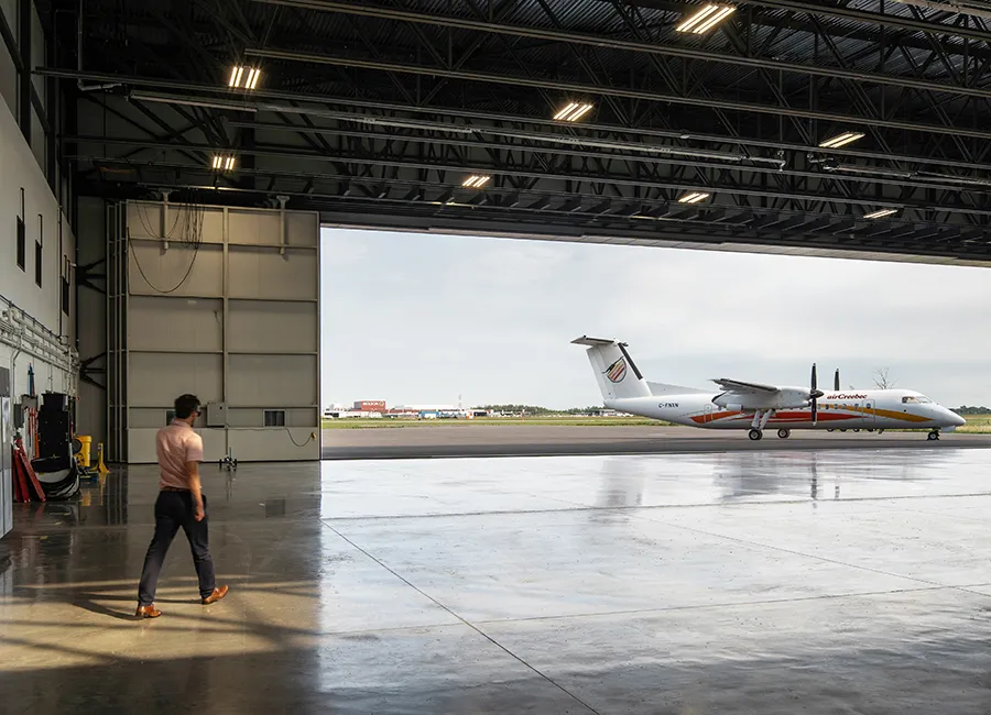 Hangar Areoport H19