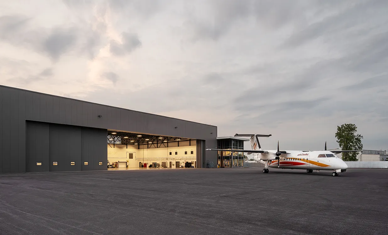 Hangar Areoport H19