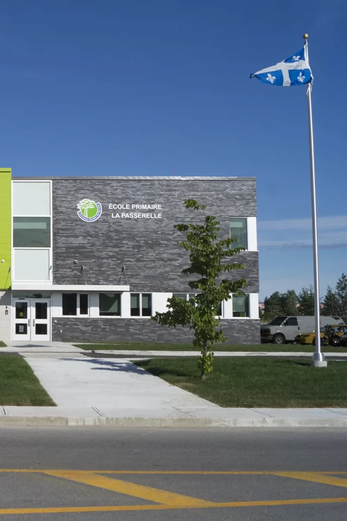 École primaire La Passerelle - Entrée de l'école