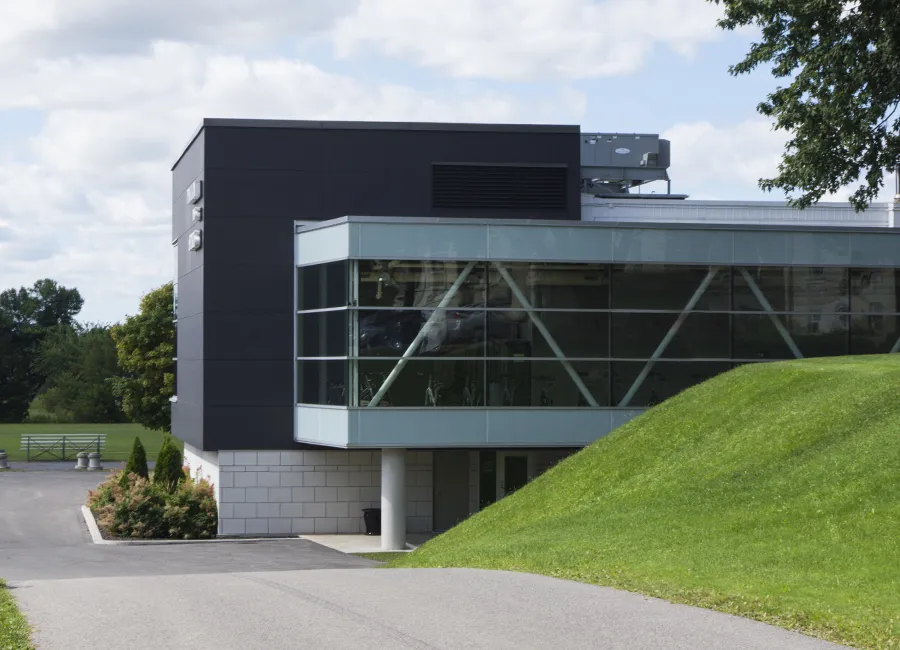 Centre sportif Esther-Blondin