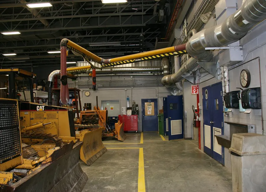 Centre de formation du transport routier - Saint-Jérome - Garage