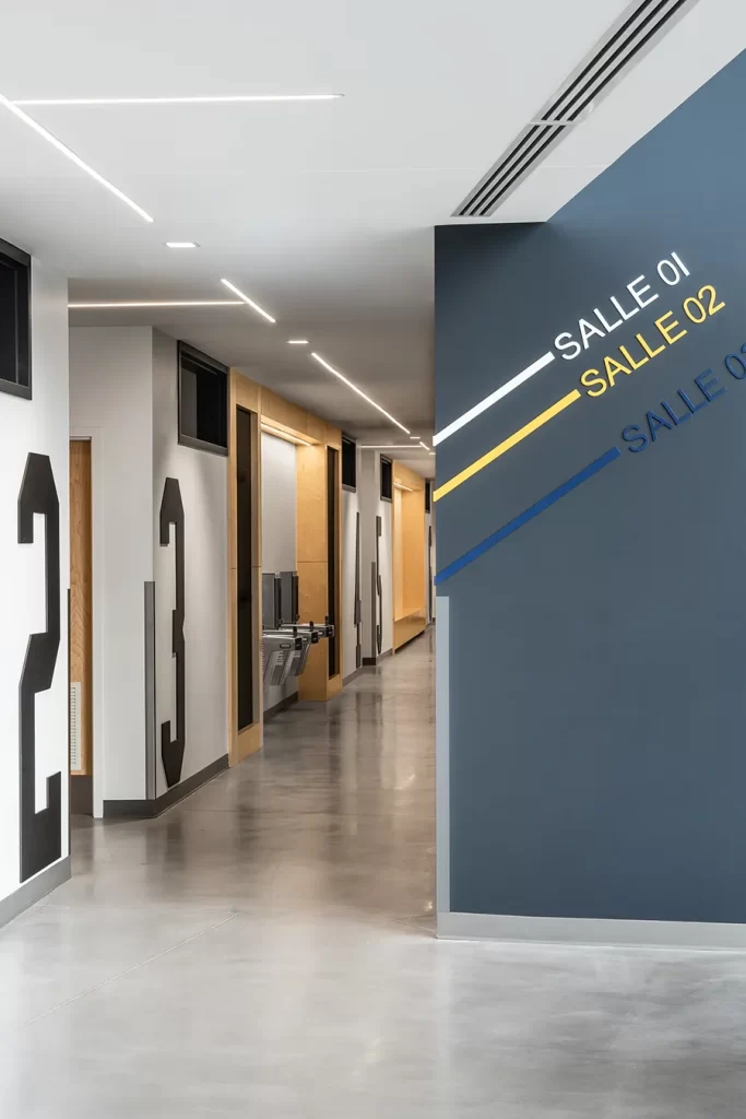 Soccerplex Collège Esther-Blondin - Signalétique corridor