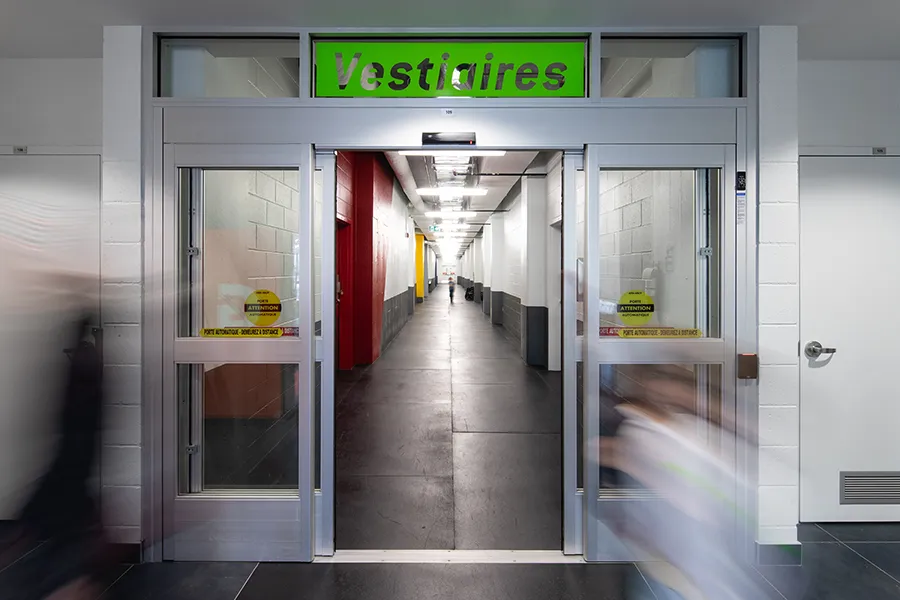 Aréna Ville de La Prairie - Portes d'entrée