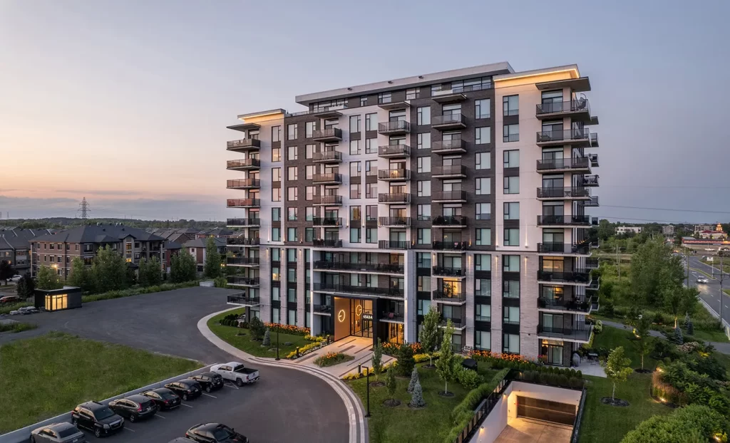 Eclipse Laval - Façade
