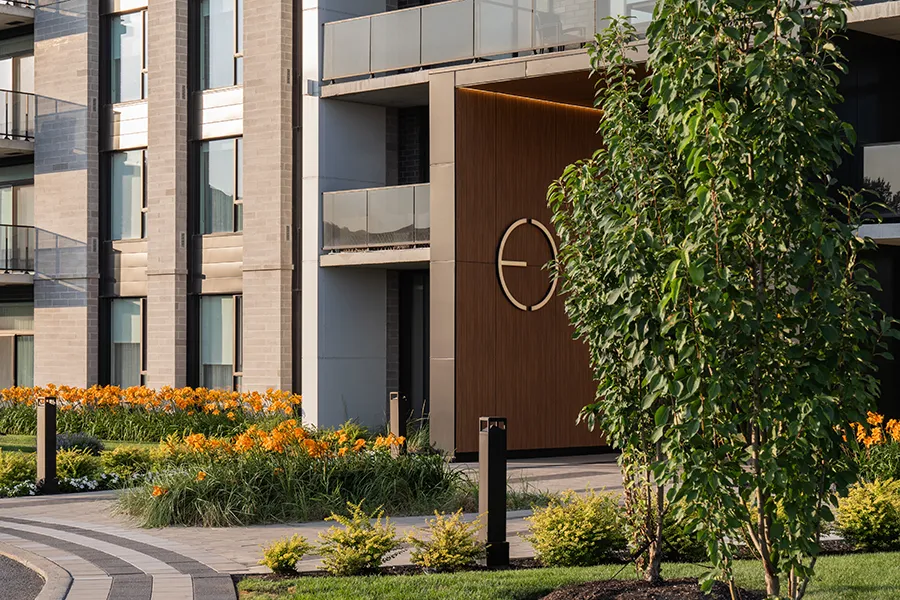 Eclipse Laval - Entrée