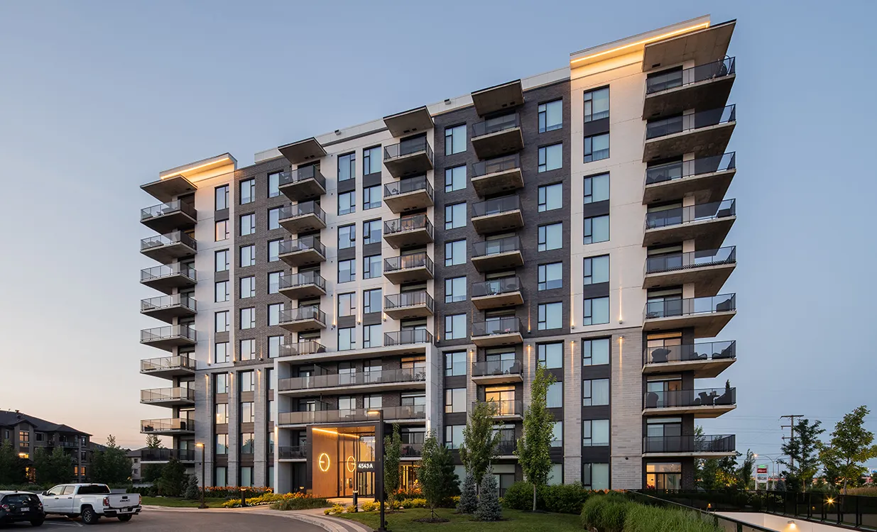 Eclipse Laval - Façade