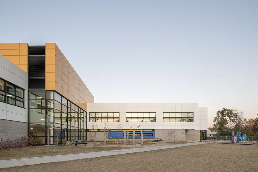 École Saint-Louis - Arrière du bâtiment