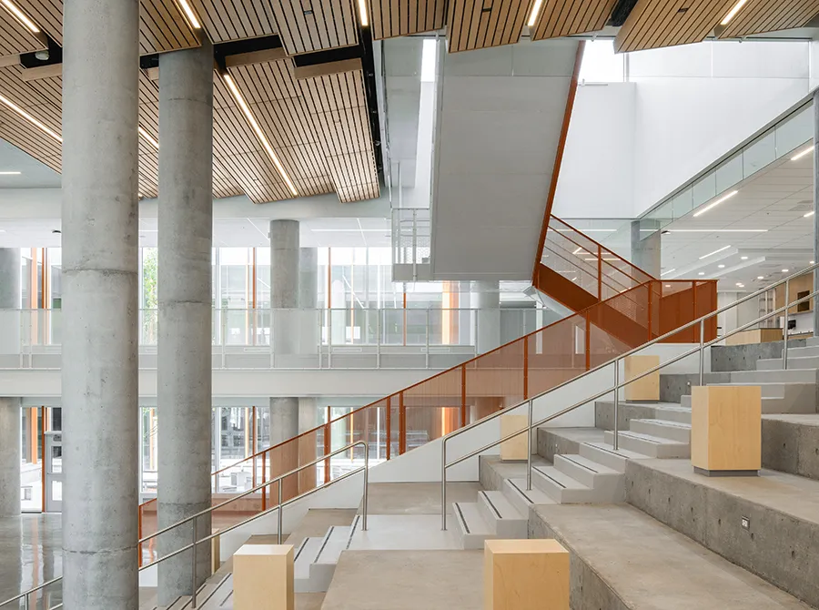 École secondaire aux Mille-Voix - Atrium