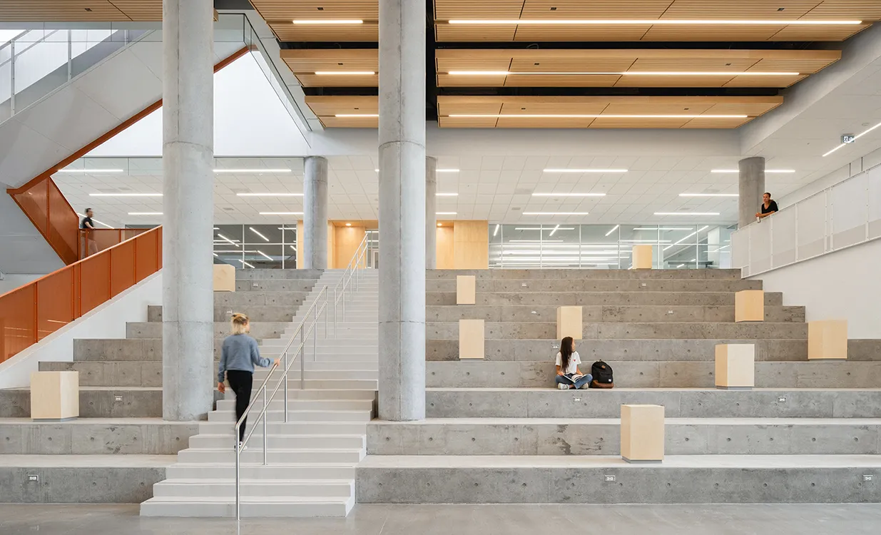 École secondaire aux Mille-Voix - Atrium